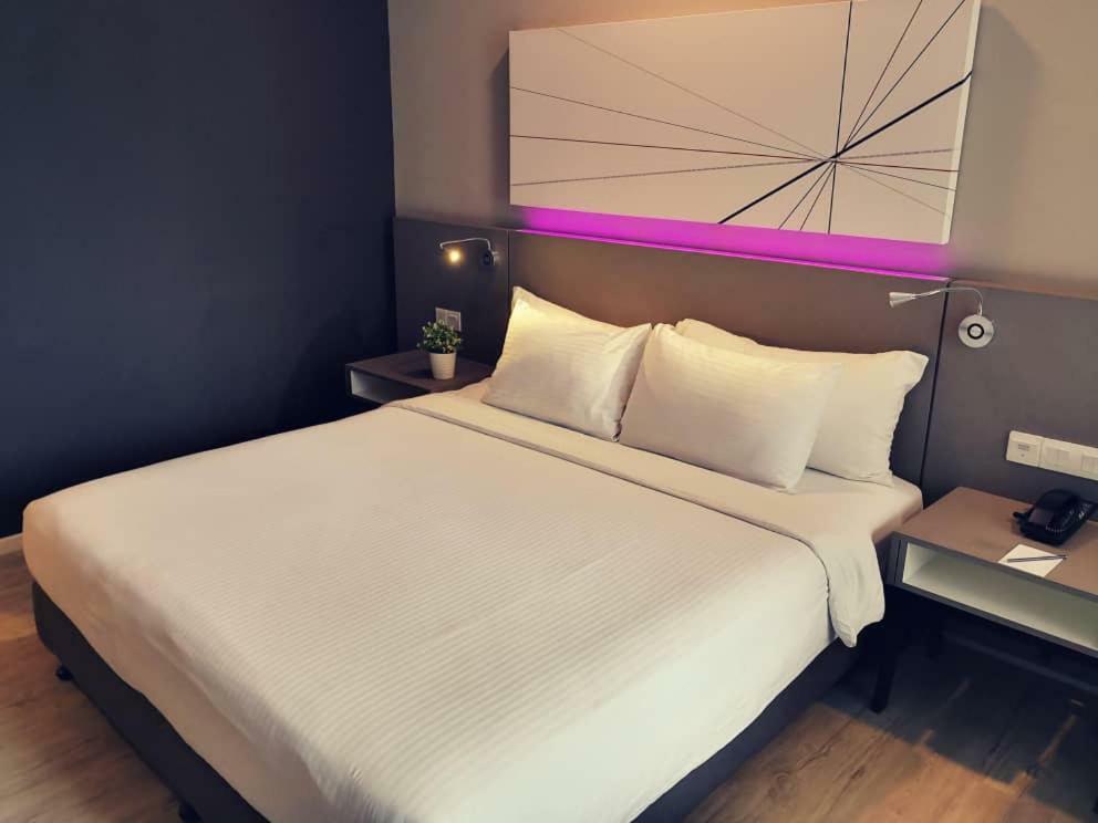 The 12 Suites @ Empire Damansara Petaling Dzsaja Kültér fotó