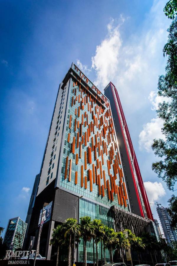 The 12 Suites @ Empire Damansara Petaling Dzsaja Kültér fotó